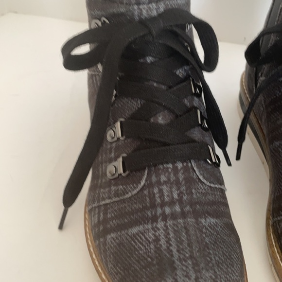 EUC Adam Tucker booties - Picture 6 of 14